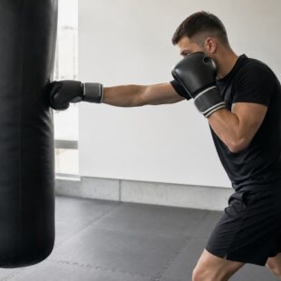 Gant de boxe sac de frappe : le guide pour choisir sans se tromper